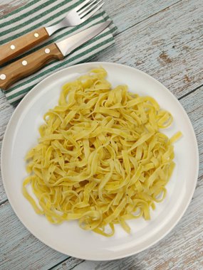 Bir tabak tagliatelle pastası, yakın çekim.