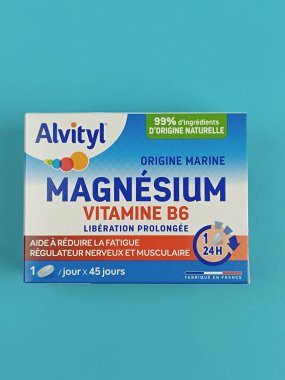 Bir kutu Alvitil Magnezyum vitamin B6 tabletleri, yakın plan.