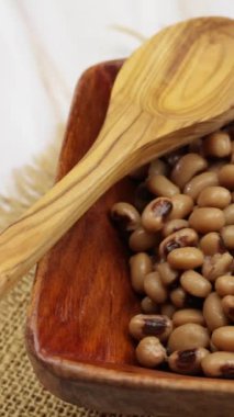 Siyah gözlü fasulye, kapat.