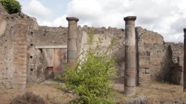 Pompei şehrinin harabe manzarası