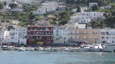 Liman ve Capri 'nin deniz manzarası