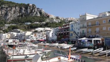 Liman ve Capri 'nin deniz manzarası