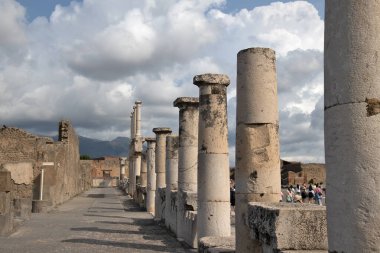 Pompeii, Campania, İtalya - 08192024: Pompeii şehri harabeleri manzarası