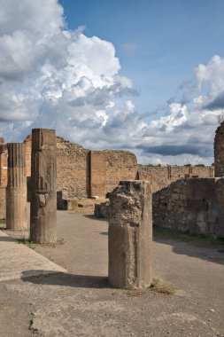 Pompei şehrinin harabe manzarası