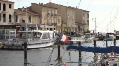 Marsilya, Occitanie, Fransa - 09152024: Marsilya limanının manzarası (Occitanie, Fransa)
