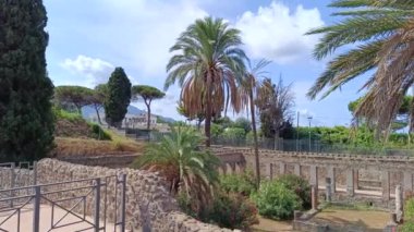 Pompeii, Campania, İtalya - 08192024: Pompeii şehrinin kalıntılarının görüntüsü