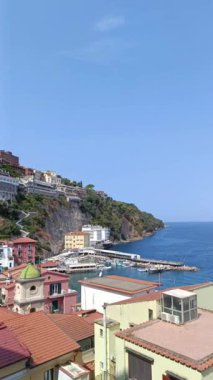 Sorrento, Campania, İtalya - 082024: Marina Grande, Sorrento, İtalya