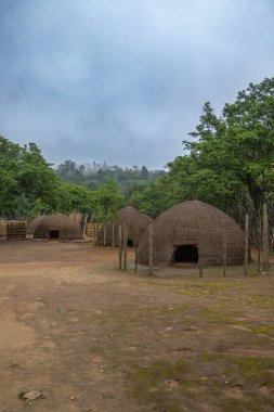 Mantenga Kültür Köyü, Ezulwini Vadisi, Svaziland - 11102024: Eswatini Kültür Köyünde Geleneksel Kulübe