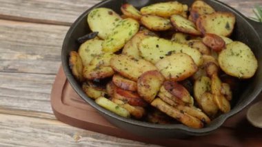 Sarladaise patates tabağı, yakın çekim.