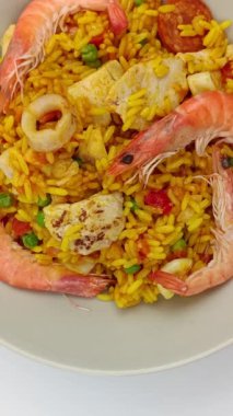 Paella tabağı, üst manzara, yakın çekim.