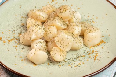 Deniz tarağı tabağı, kapat.