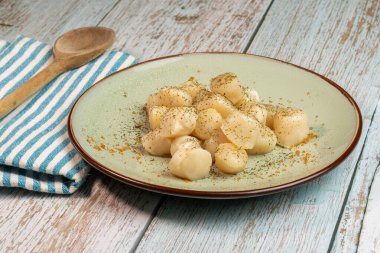 Deniz tarağı tabağı, kapat.