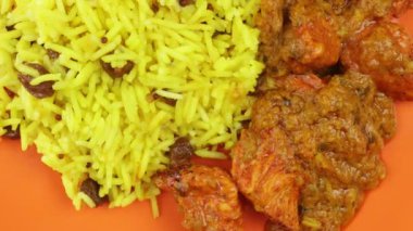 Tavuk Biryani ve Üzümlü Pirinç