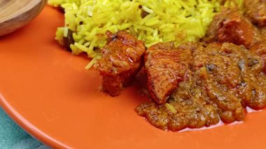 Tavuk Biryani ve Üzümlü Pirinç