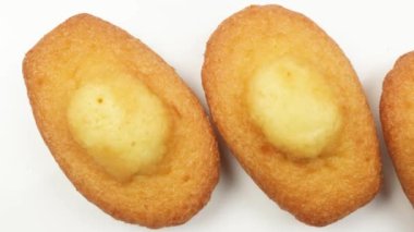 Madeleine yukarıdan görüldü, yakından.