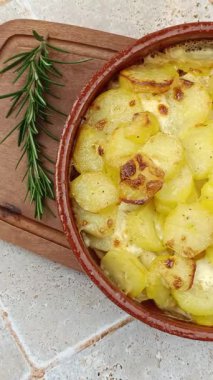 gratin dauphinois üst görünümü, yakın plan