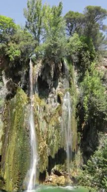 Var, Lubron, Güney Fransa 'da Sillans-la-Cascade şelalesi.