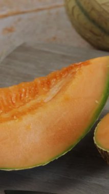 kavun kesimi porsiyonlar halinde, yakın plan