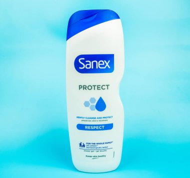 Sanex, mavi arka planda izole edilmiş duş jelini koruyor.