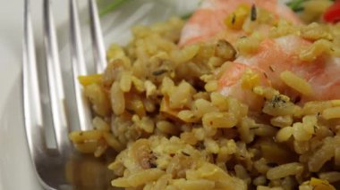 Baharatlı Karides Kızarmış Pirinç Yakın plan