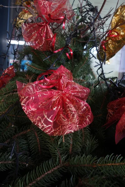 Uma Árvore Natal Como Uma Decoração Temporada Férias — Fotografia de Stock