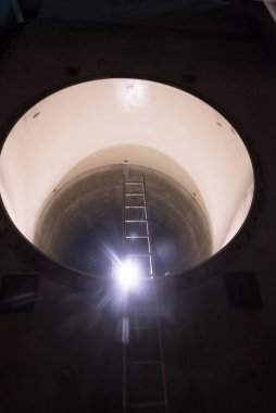 Türbin, enerji ve güç üretimi için bir döner mekanik cihaz