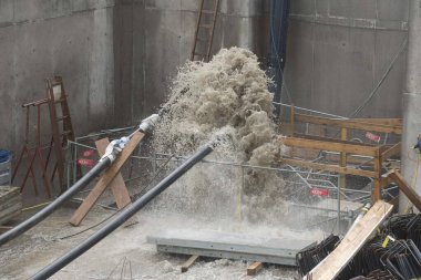 İnşaat sektöründe bir su borusu ya da boru hattı.