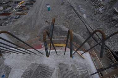 İnşaat endüstrisinde çelik ve yapısal çelikle güçlendirme