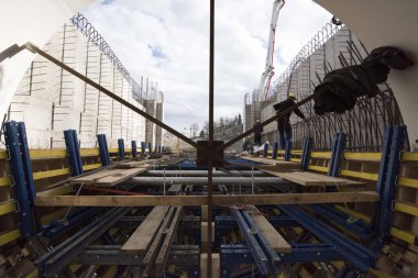 Türbinin türbin şaftı, enerji ve güç üretimi için dönen mekanik bir cihaz.