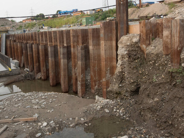 несущая стена в строительстве и гидравлике