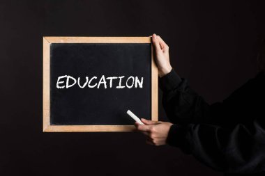 Öğrenim ve eğitim, bilgi aktarımı ve eğitim sisteminin sembolü