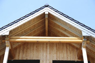 İnşaat endüstrisinde kereste üretimi, ahşap bina, doğal kaynak