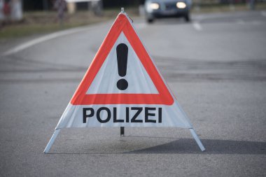 Polis sembolü ya da logosu, devlet tarafından yetkilendirilmiş kolluk kuvveti