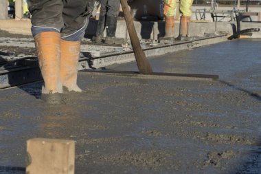 İnşaat sektöründe inşaat malzemesi olarak beton veya çimento