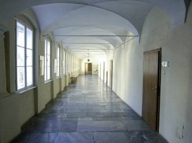 Manastırlarda kardeşlerinin olması Hıristiyan inancı için önemlidir.