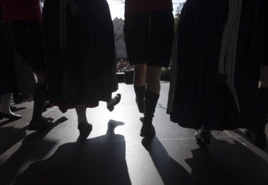 Dans dünyadaki en eski kültürel formlardan biridir.