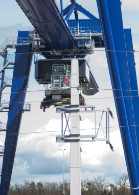 İnşaat sektöründe vinç, inşaat alanında ağır makine