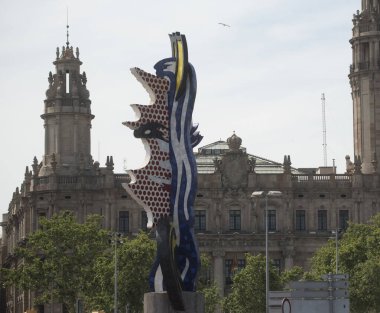 Barselona çok iyi bilinen bir tatil beldesi ve görülecek çok manzarası var.