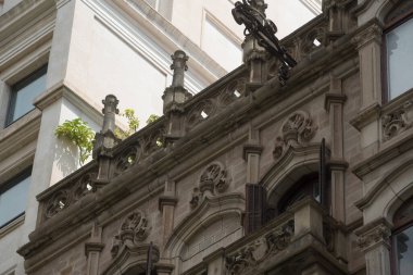 Barselona çok iyi bilinen bir tatil beldesi ve görülecek çok manzarası var.