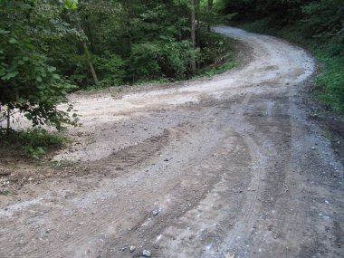 bir trafik yolu ya da ulaşım yolu hareketlilik için altyapı olarak