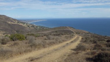 bir trafik yolu ya da ulaşım yolu hareketlilik için altyapı olarak