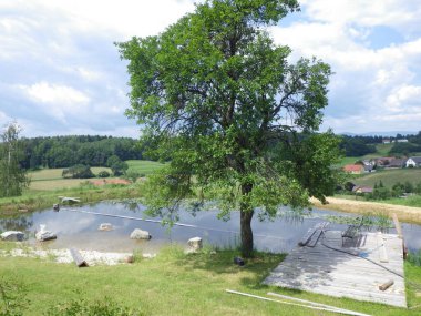 Bahçe gölleri su tasarrufu yapıyor.