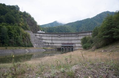 Seri üretim için endüstriyel beton yapı ve endüstriyel mimari