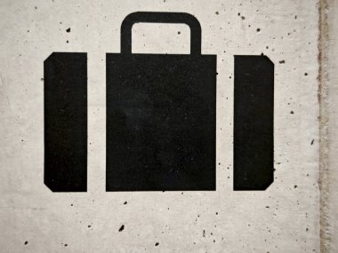 Seyahat ederken ve seyahate çıkarken bavullarınızı alın.