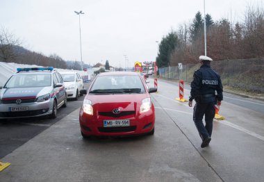 Avusturyalı polis gücü de diğer polisler gibidir.