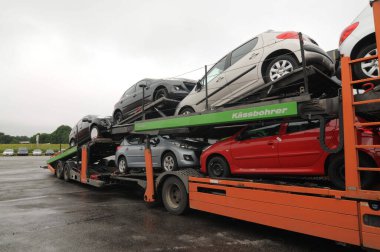 bir otomobil veya araba ve otomotiv endüstrisinin özellikli görüntüsü