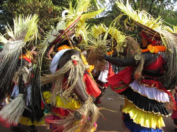 Hinduizm birçok tanrıça ve tanrıçanın olduğu bir dindir.