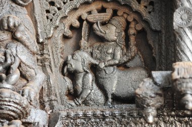Hinduizm birçok tanrıça ve tanrıçanın olduğu bir dindir.