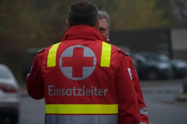 Kızıl Haç bu dünyadaki insan hayatını ve sağlığını korumak için kuruldu.