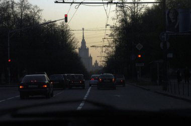 bir trafik yolu ya da ulaşım yolu hareketlilik için altyapı olarak